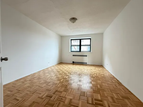 919 Park Place image 5 of 12