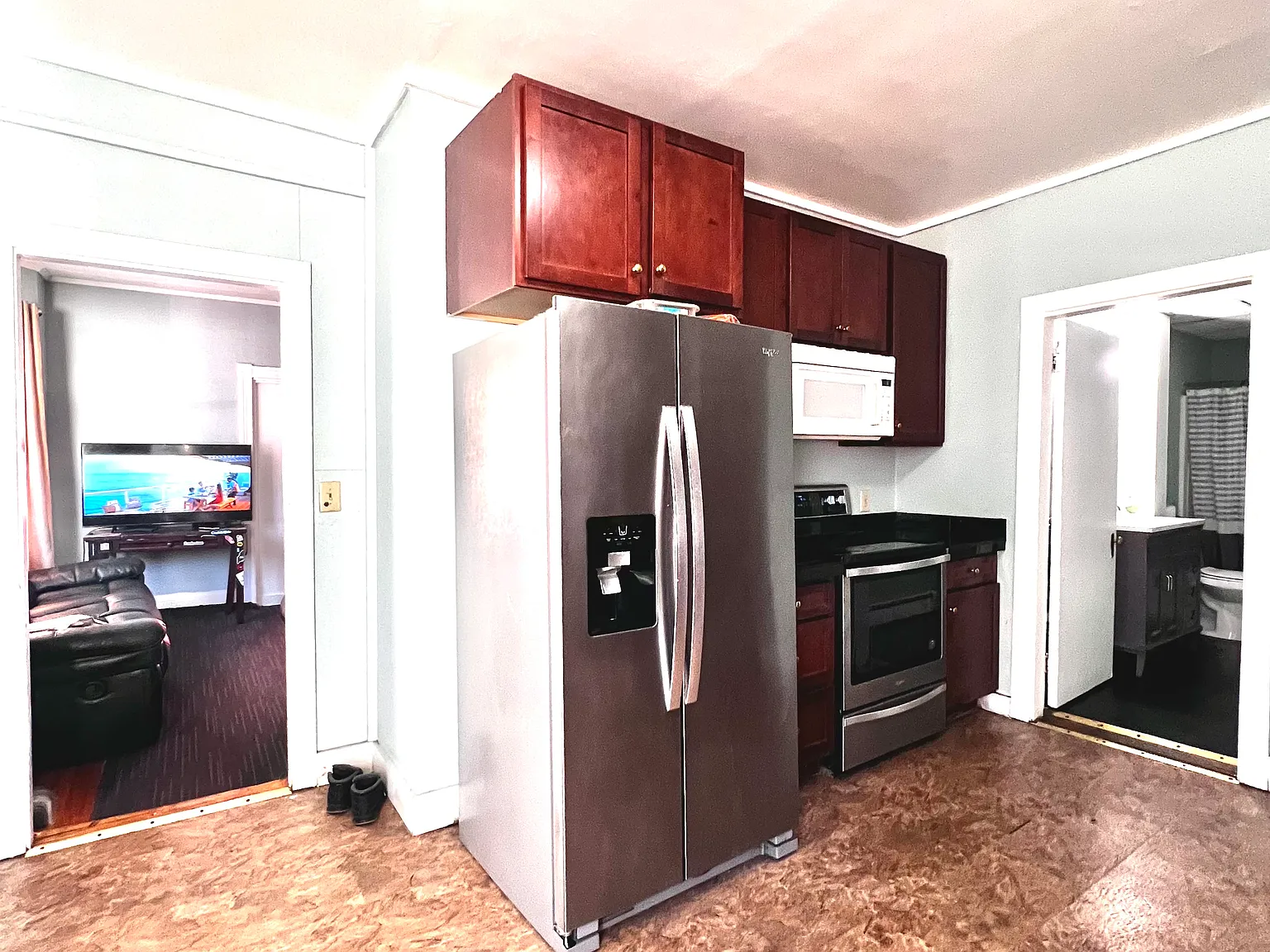 3 bed, 1100 sqft, $1,800 — Photo 3