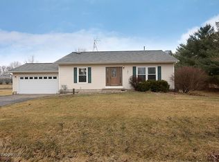 5N423 Cochise Dr, Maple Park, IL 60151