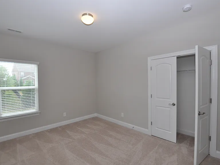 1004 Sterling Dr — Photo 19