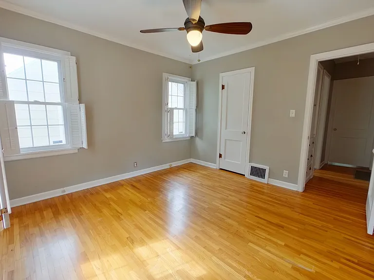 242 S Bleckley Dr — Photo 7