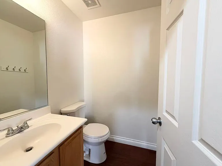 3925 Philomena St — Photo 7