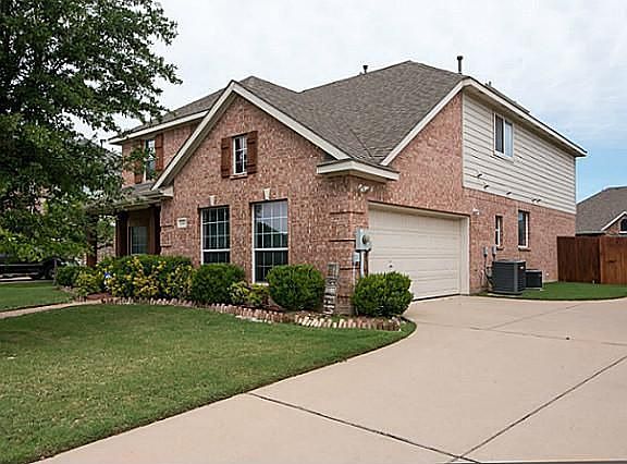 3rd image of 3807 Emerald Park Dr