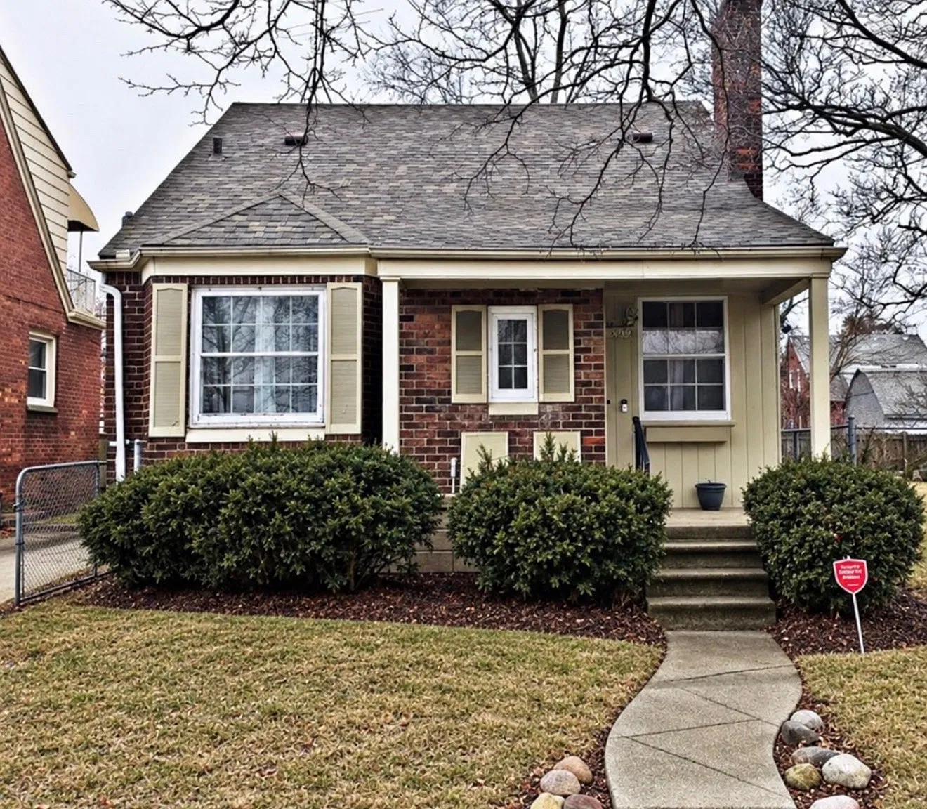 3 bed, 1.0 bath, 2032 sqft, $1,500 — Photo 1