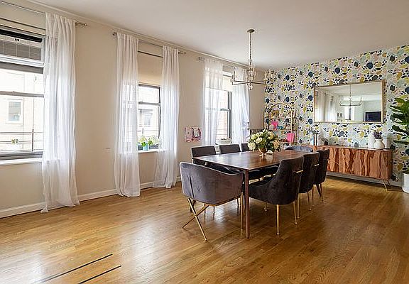 4th image of 101 W 81st St APT 609