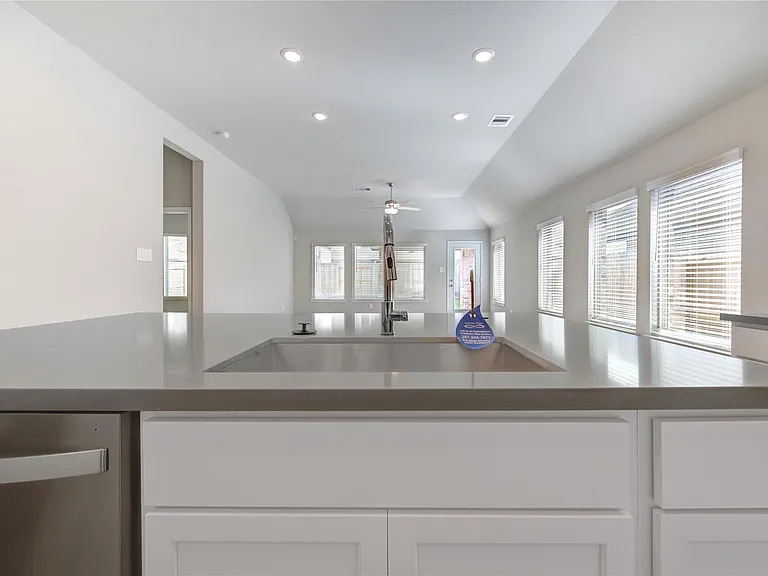 9515 Sierra Crest Ln — Photo 17
