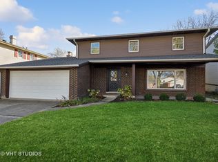 95 Downing Rd, Buffalo Grove, IL 60089