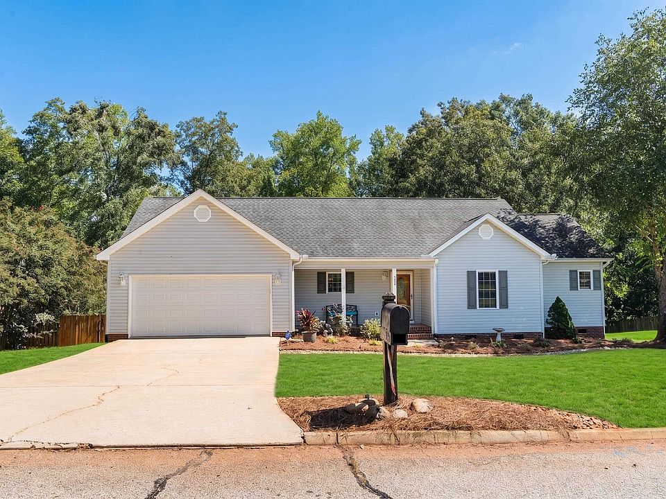 1st image of 113 Brooke Lee Cir