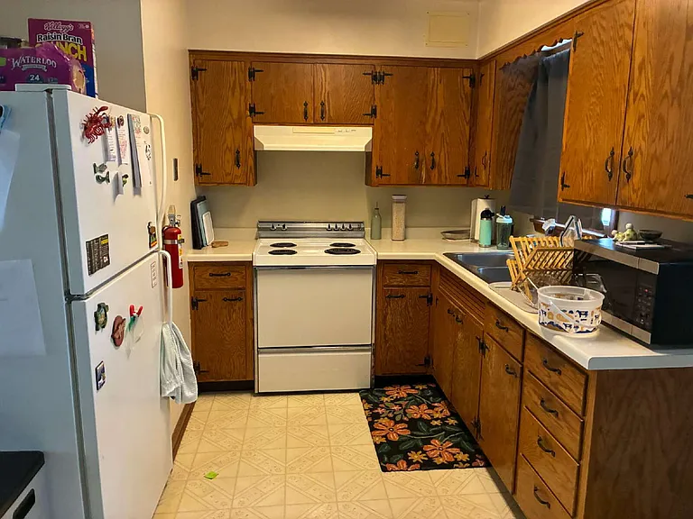 1215 State St #7 — Photo 4