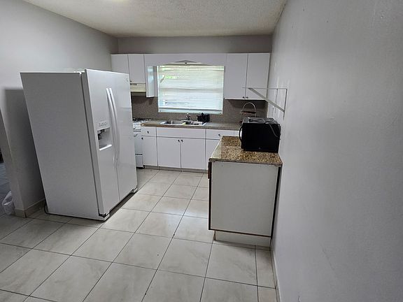 5th image of 57 E 47th St