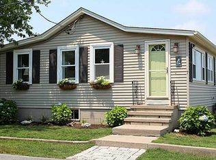 7 Lafayette Ave, South Kingstown, RI 02879