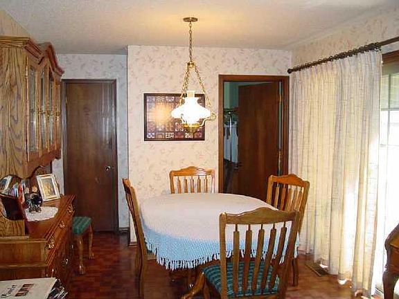 5th image of 2908 Redmond Ct