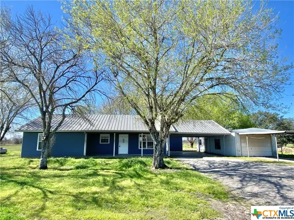 1590 Fm 444 S, Inez, TX 77968