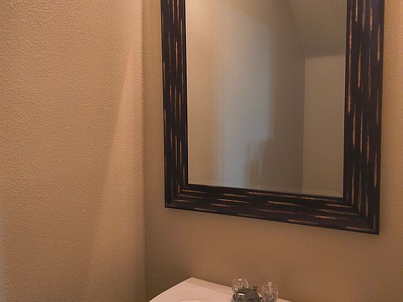 5th image of 129 Jefferson Dr