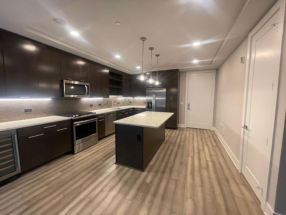 1st image of 333 S Monroe St #114