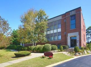61 Wright St APT 202, Stoneham, MA 02180