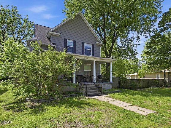 2nd image of 1222 W Daugherty St