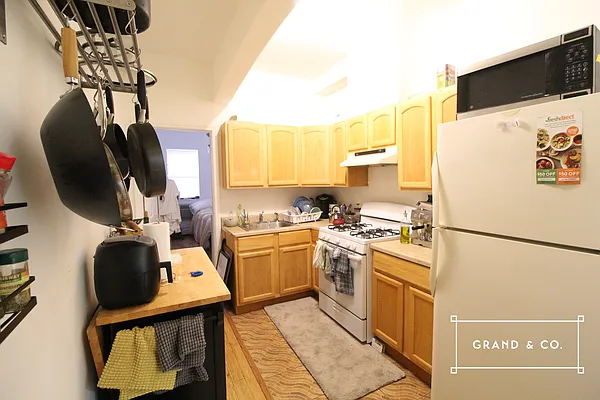 Rented by Grand & Co. | media 3