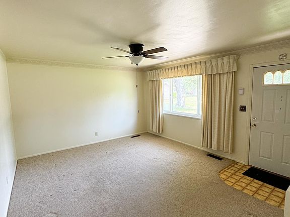 4th image of 2540 Robinwood Dr
