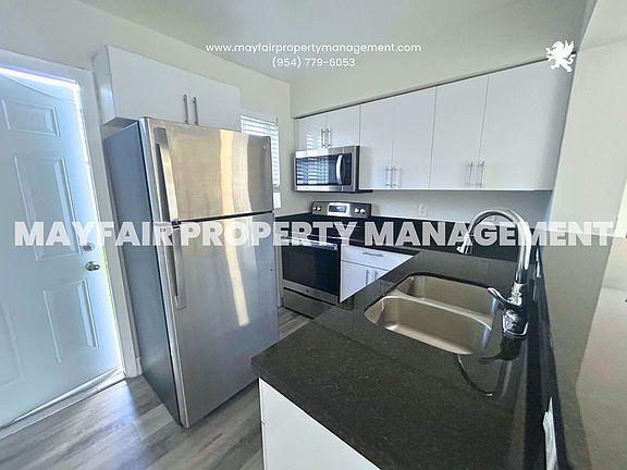 2nd image of 412 Sunset Dr #8