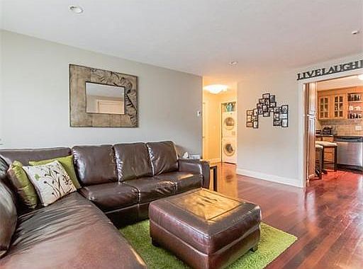 3rd image of 479 Sea St APT 5