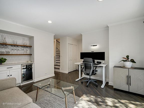 4th image of 2019 N Halsted St #A