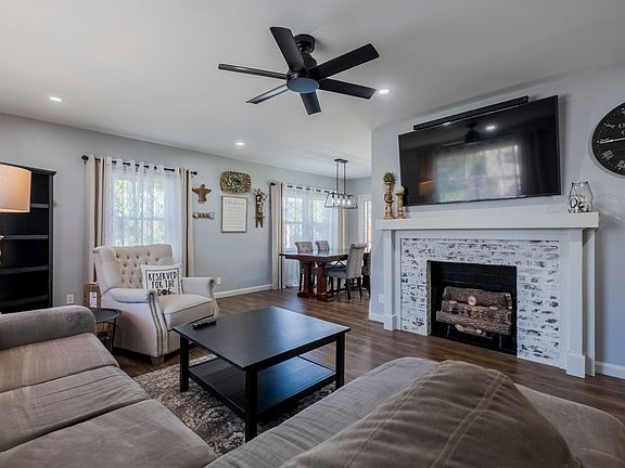 5th image of 1732 Wiltshire Blvd