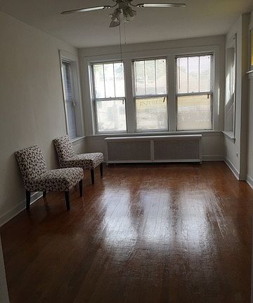 2nd image of 2807 W Touhy Ave