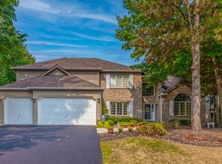 13 Roanoke Ct, Bolingbrook, IL 60440