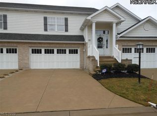 1350 Cascade Cir NW, Canton, OH 44708