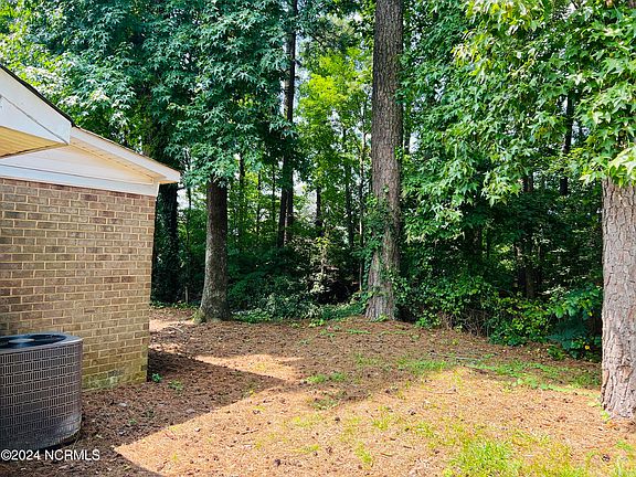 3rd image of 1810 Summerhaven Dr #B