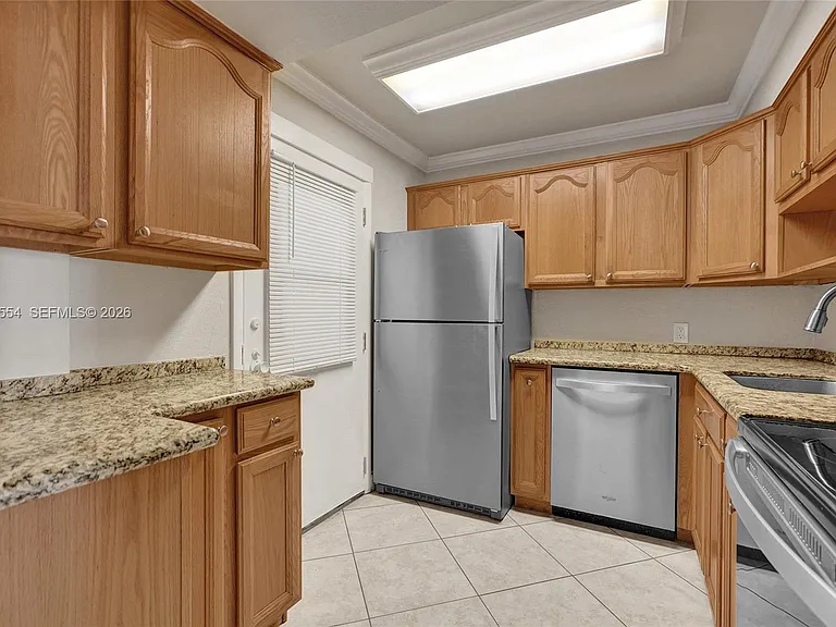 20400 W Country Club Dr #812 — Photo 11