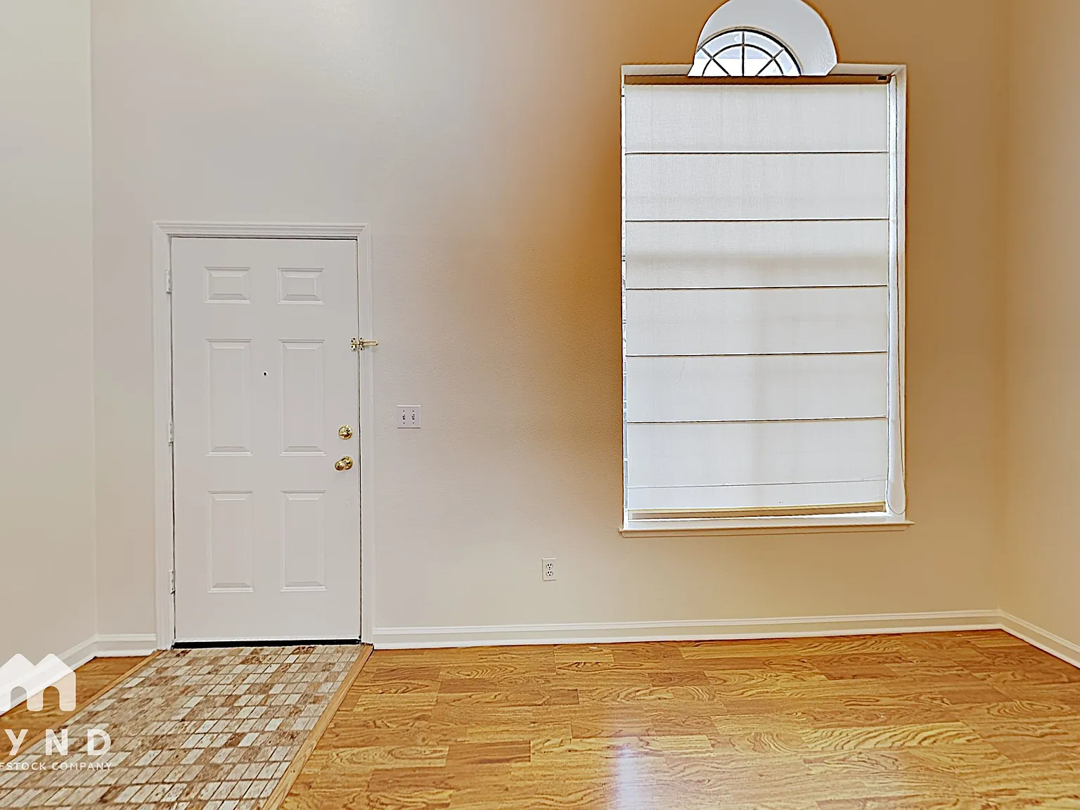 3 bed, 2.0 bath, 1407 sqft, $4,235 — Photo 1