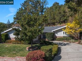 7 Whitehall Dr, Orinda, CA 94563