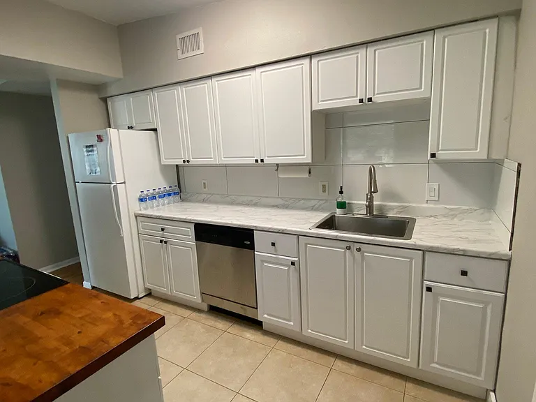 583 Gardenia Cir — Photo 2