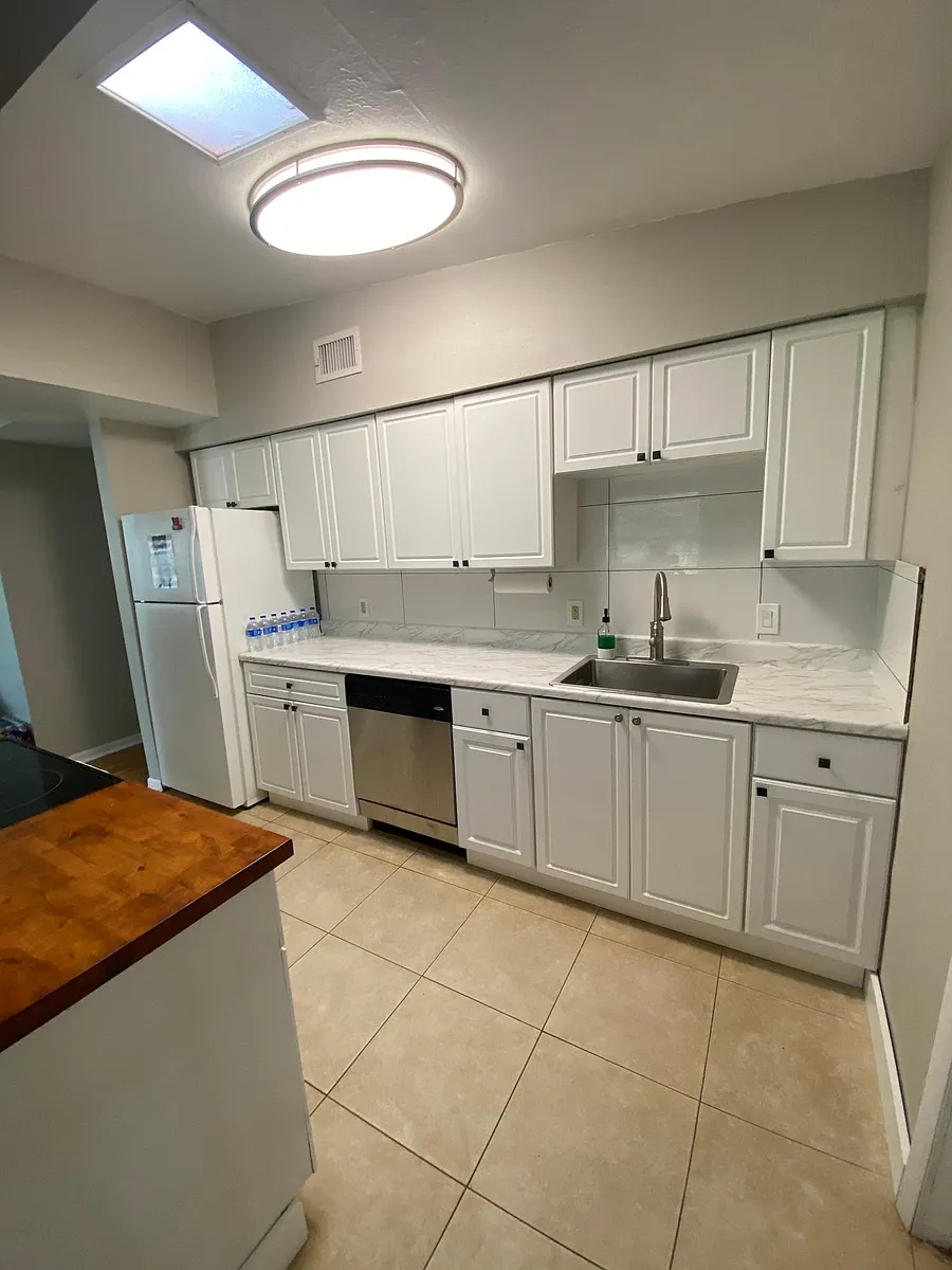 Building Photo - 583 Gardenia Cir