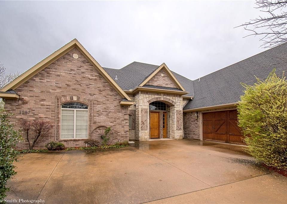 1st image of 1287 S Pinnacle Dr