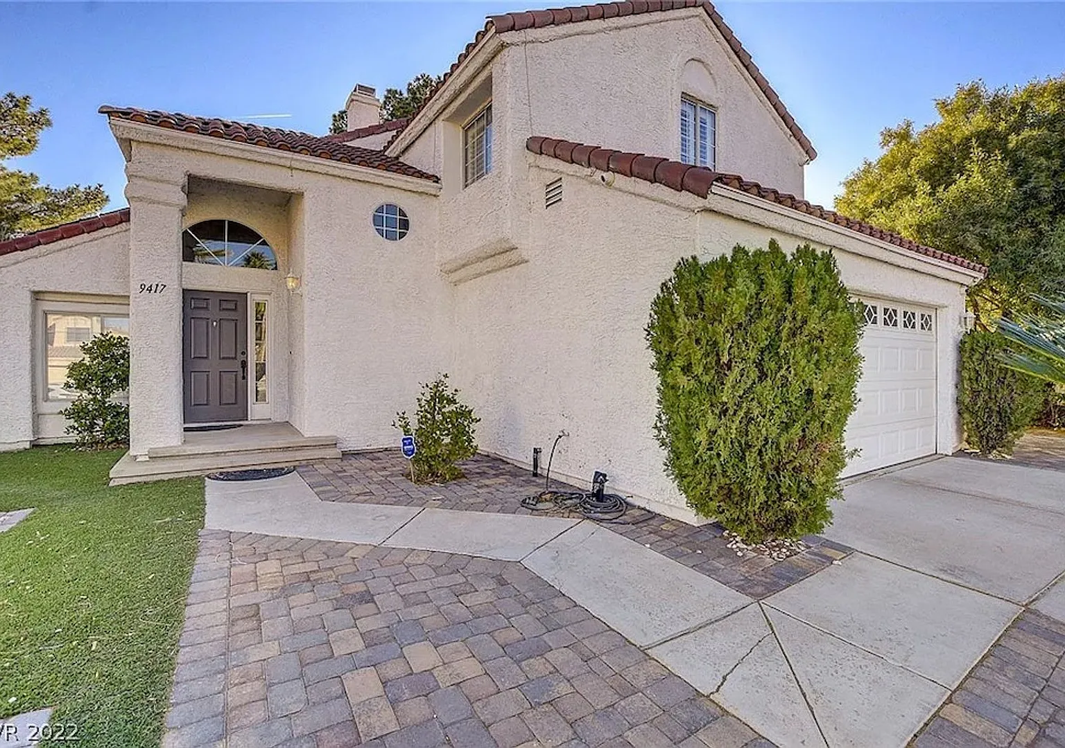 Lovely Home with Pool/Spa in the Lakes! — Photo 2