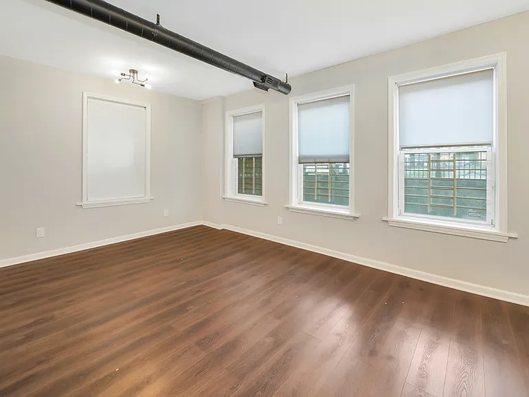1232 W Huron St — Photo 5