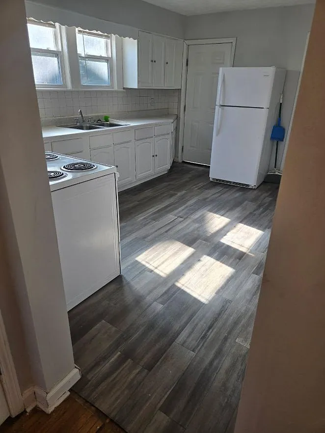 1 bed, $950 — Photo 1