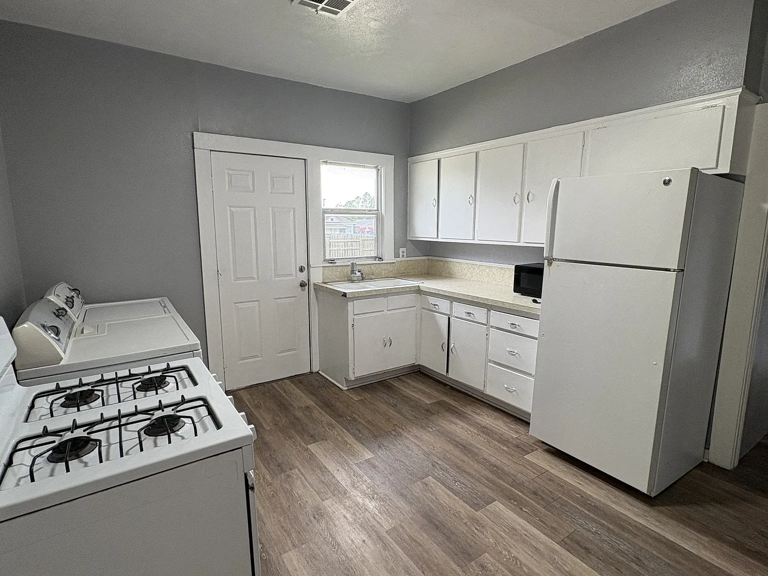 225 N Hope Ave- Isaacs - 1 — Photo 4