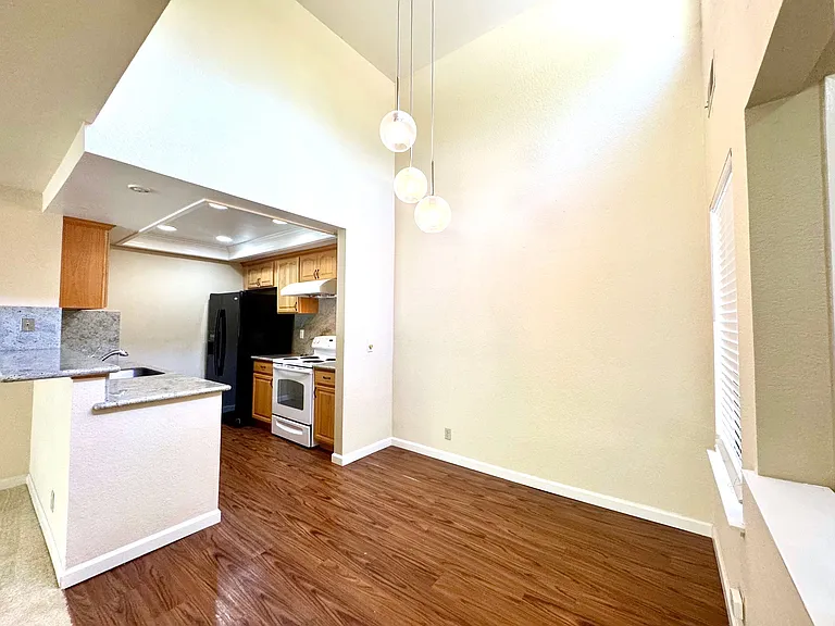 6436 Buena Vista Dr #B — Photo 26