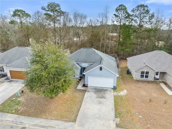 110 Wood Oaks Ct, Picayune, MS 39466