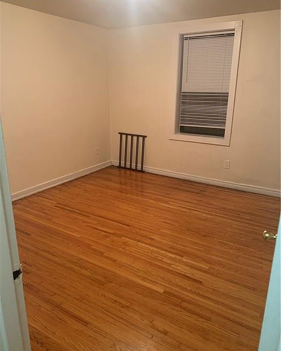 2nd image of 534 Morris Park Ave APT 3E