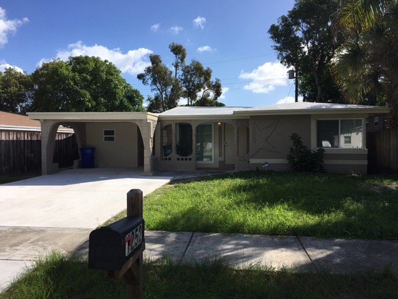 1st image of 1252 NW 29th Ter