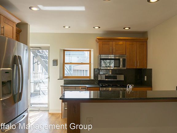 2nd image of 905 Delaware Ave #11