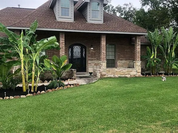 5011 Katies Creek Ave, Cove, TX 77523