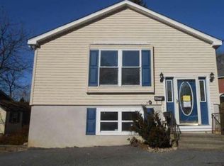 4450 Crescent St, Stroudsburg, PA 18360