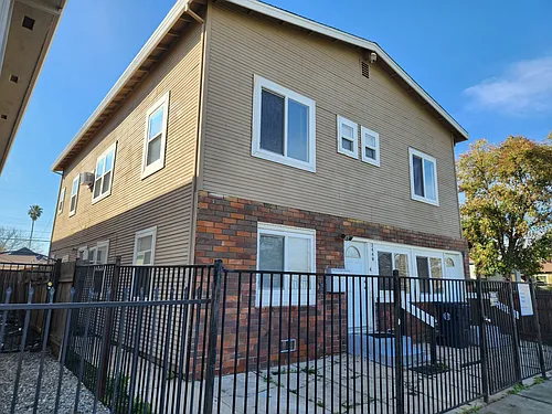 3448 Y St Photo 1