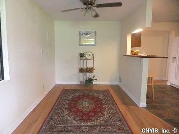4th image of 761 Village Blvd S